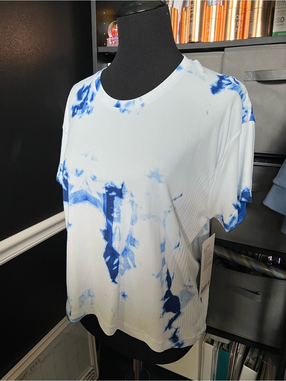 lululemon athletica Train to Be Short Sleeve - Shibori